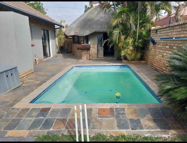 4 BEDROOM HOUSE FOR SALE IN WATERVAL EAST